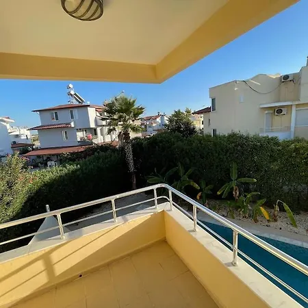 Villa Excellent 3 Storey With A Swimming Pool *
